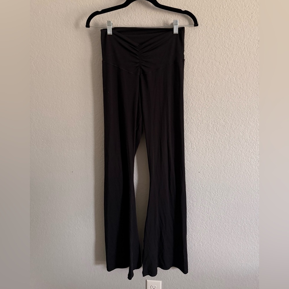 Offline by Aerie Black Crossover Flare Leggings – Size L (Long Inseam)